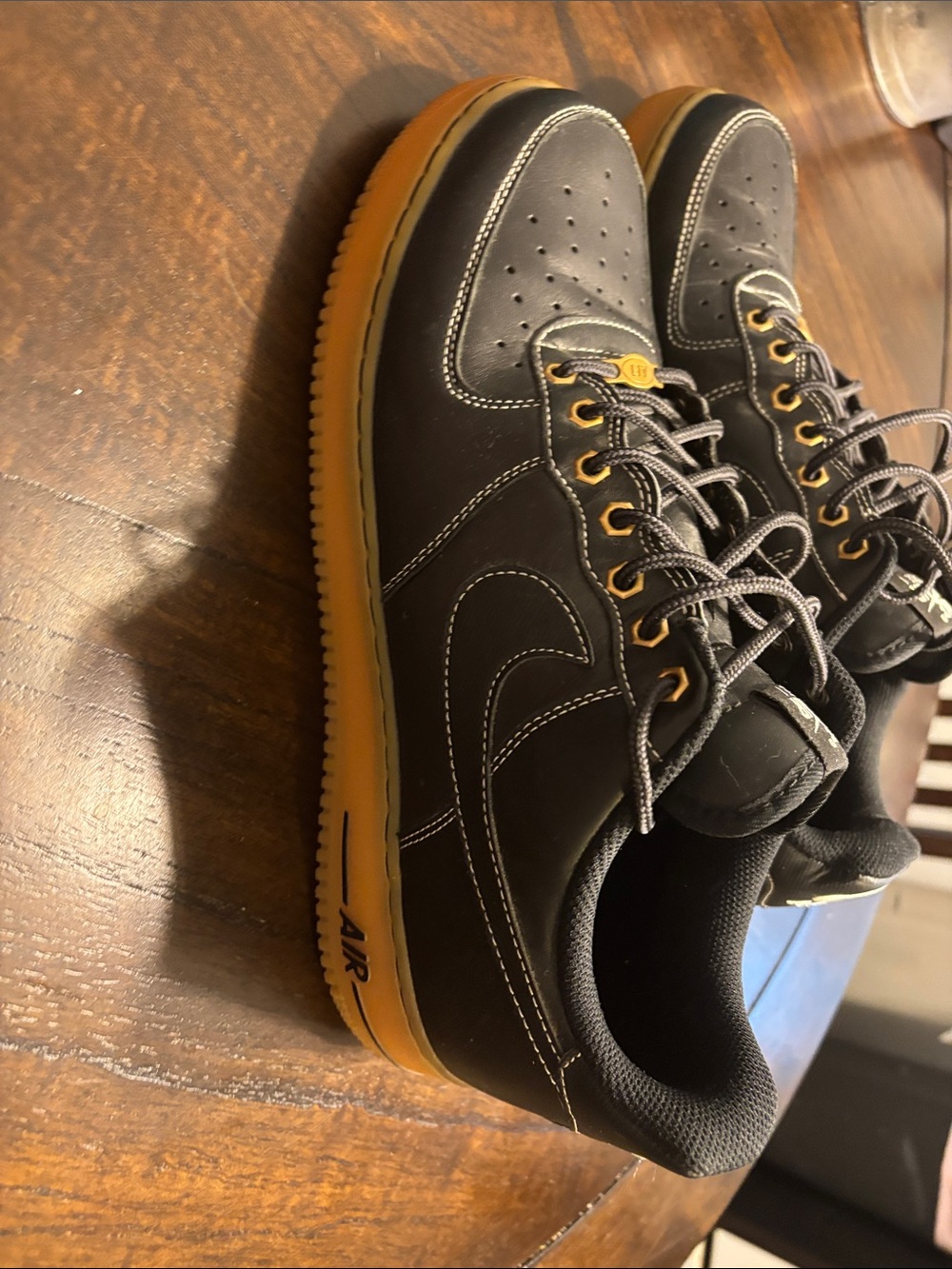 Nike Men's Black & Tan Low-Top Sneakers